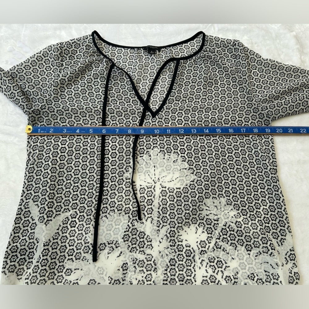 Ann Taylor Black & White Floral Blouse - Picture 3 of 7